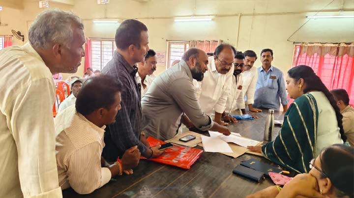 ఆంజనేయ స్వామి మాన్యం భూమి ఆక్రమణ (ఆన్లైన్) నమోదుపై చింతలపల్లి గ్రామస్థుల ఆగ్రహం