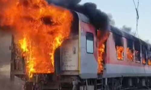 రైళ్లలో అగ్నిప్రమాదాలు ప్రమాదవశాత్తు జరిగినవి కావు: రైల్వే శాఖ