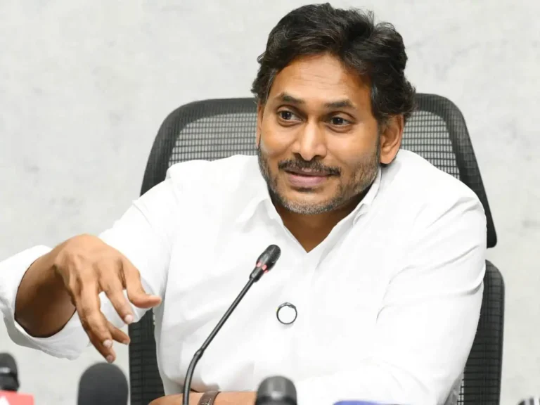 కలుపుకొని పోకపోతే కష్టం జగన్