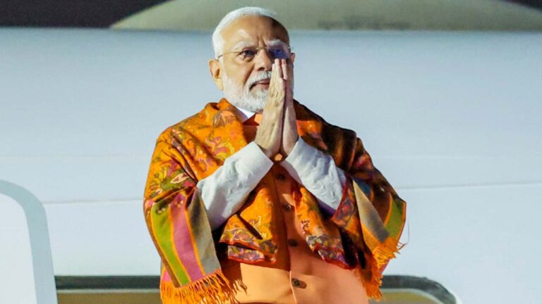 చరిత్ర సృష్టిస్తున్న నరేంద్ర మోదీ.. నెహ్రూ రికార్డు బ్రేక్!