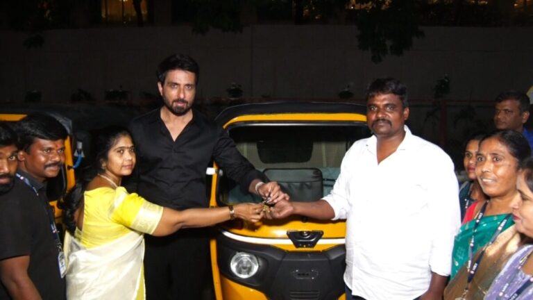 సోనూ సూద్ ఉచిత అంబులెన్స్ సేవను ప్రారంభించాడు, జీవనోపాధి చొరవతో ఆటో డ్రైవర్లకు మద్దతు ఇస్తాడు