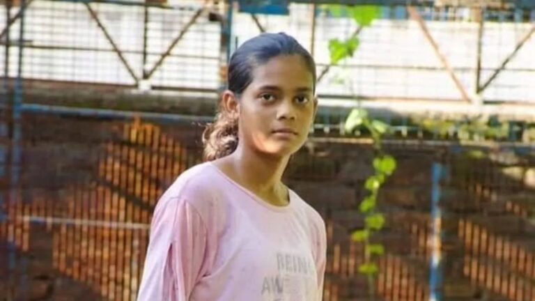 అక్షర గుప్తా: బీహారి బేటీ విధ్వంసం.. 55 ఫోర్లు, 8 సిక్సర్లతో త్రిశతకం! | బీహార్ టీన్ అక్షర గుప్తా మహిళల క్రికెట్లో 55 ఫోర్లు, 8 సిక్సర్లతో అపూర్వమైన 306* పరుగులు చేసింది.