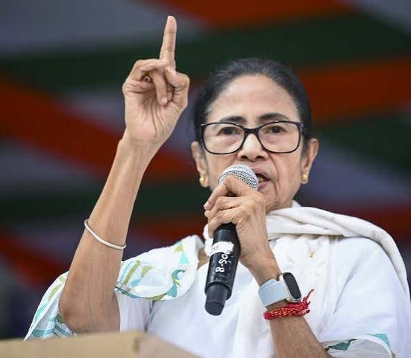 మా ఎమ్మెల్యేలను బీజేపీ ప్రలోభ పెడుతోంది: మమత