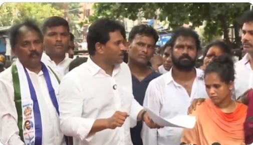 ఏదో పాపం చిన్న పిల్లాడు.. యాక్సిడెంట్