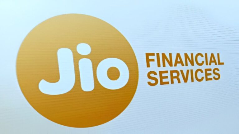 Jio Financial Services Ltd: 6 శాతం పెరిగిన జియో ఫైనాన్షియల్ స్టాక్.. | బలమైన త్రైమాసిక ఫలితాల నేపథ్యంలో జియో ఫైనాన్షియల్ స్టాక్ శుక్రవారం 6 శాతం పెరిగింది