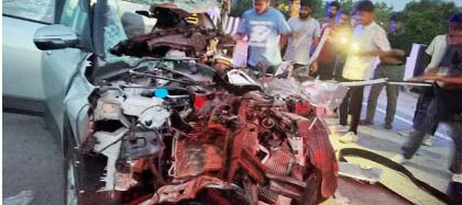 లారీని ఢీకొన్న కారు…నలుగురు మృతి