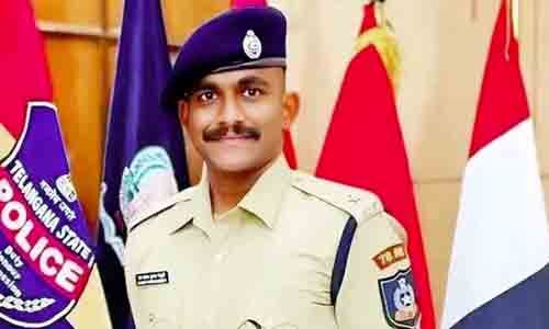 పోలీస్ అకాడమీలో పోకిరీ