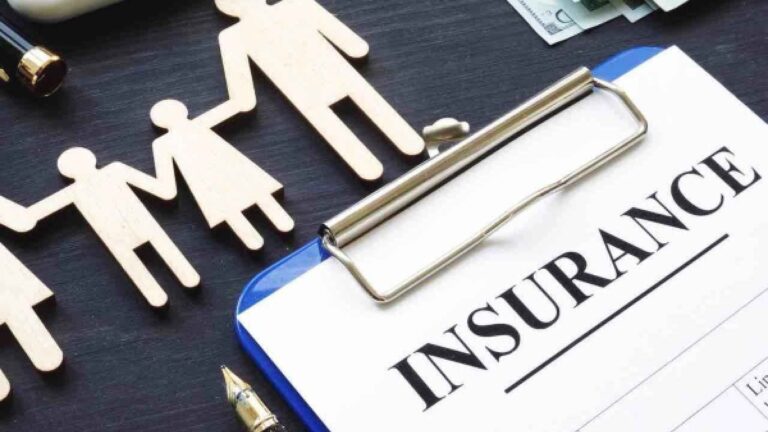 Insurance: గుడ్డిగా నమ్మి పాలసీ తీసుకునే పరిస్థితి లేదు..! | బీమా పాలసీ కొనుగోలుదారుల ఆలోచనా విధానం మారుతున్నట్లు పాలసీబజార్ నివేదిక పేర్కొంది