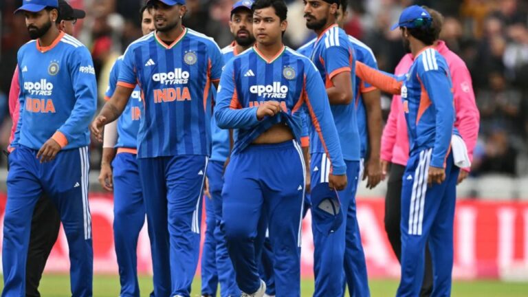 ఈ స్క్రాప్ బౌలింగ్ తో వరల్డ్ కప్ కాదు కదా.. గ్రూప్ స్టేజీ దాటడం కష్టమే