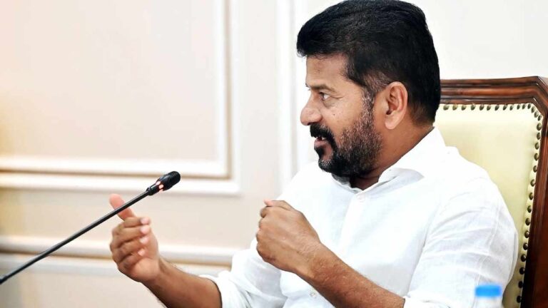 విద్యాసంస్థల్లో డ్రగ్స్పై కఠిన చర్యలు తీసుకోవాలని రేవంత్ రెడ్డి ఆదేశించారు