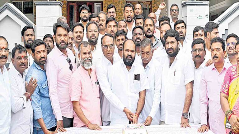 ఘనంగా కేటీఆర్ పుట్టినరోజు వేడుకలు-Namasthe Telangana