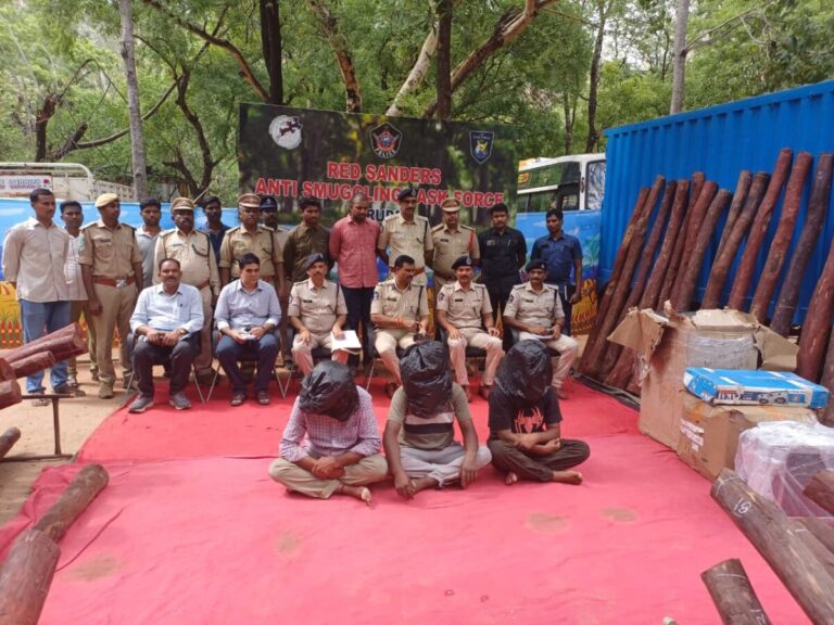 ఎర్రచందనం స్మగ్లింగ్ నెట్వర్క్పై కఠిన చర్యలు తీసుకుంటామని పవన్ కళ్యాణ్ హెచ్చరించారు