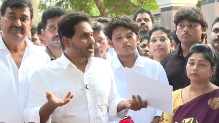 YS Jagan Srikakulam: అప్పల్రాజుతో జగన్ మిలాఖత్ క్యాన్సిల్.. ప్రభుత్వంపై ఫైర్ | శ్రీకాకుళంలో సీదిరి అప్పల్రాజుపై వైఎస్ జగన్ వ్యాఖ్యలు